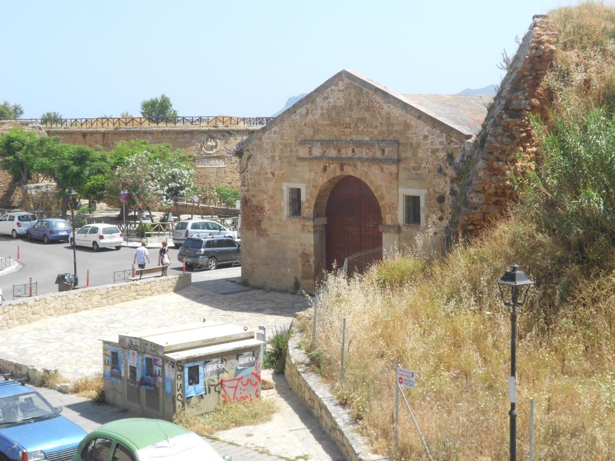 Domus Nicola Appartement Chania  Buitenkant foto
